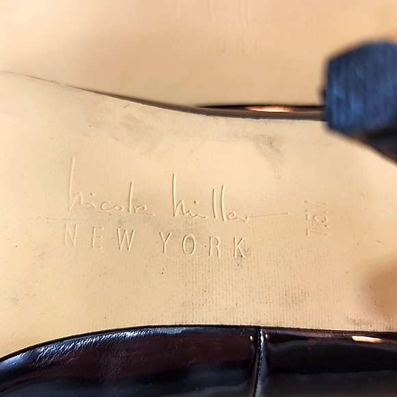 Nicole Miller New York Women's pumps, Size 7.5. - Picture 7 of 9